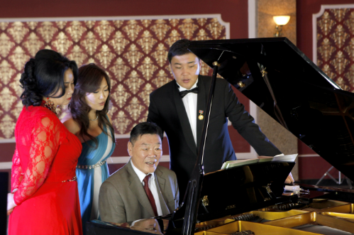 ”Монгол сонгодог” талархлын концерт ойртсоор…